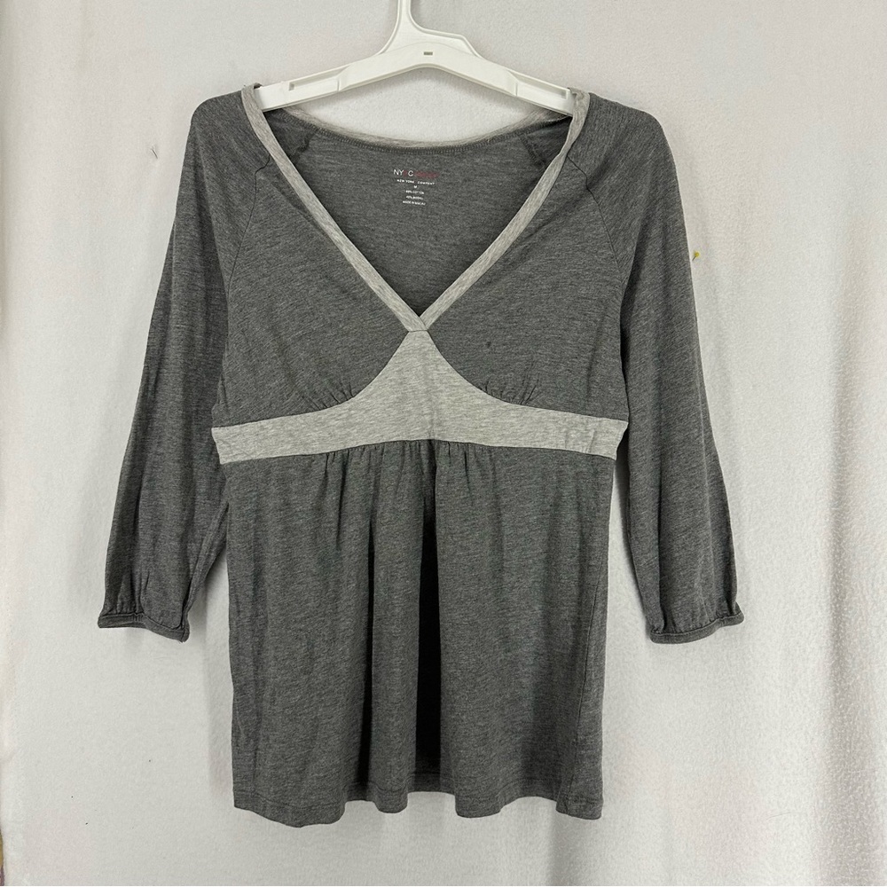 New York & Company Sport Long Sleeve V Neck T Shirt Womens Medium Grey - Picture 1 of 9